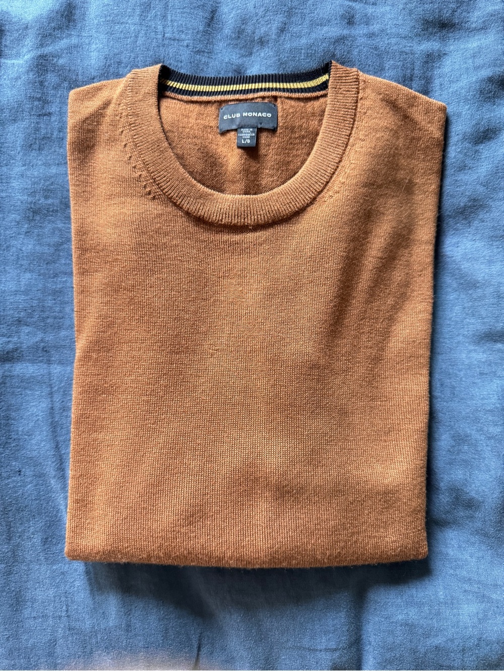 Club Monaco Men's Crewneck Sweater in Rust Brown (L)